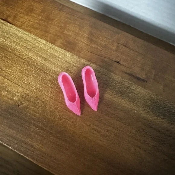 Barbie doll shoes dark pink pumps heels - Picture 2 of 5